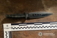 Під час конфлікту вдарив ножем у живіт: поліцейські Нікопольщини затримали підозрюваного у спричиненні тяжких тілесних ушкоджень