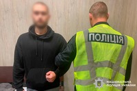 У Харкові поліцейські викрили зловмисника, який за 5 000 доларів організував незаконне переправлення через кордон чоловіка призовного віку