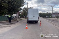 У Старокостянтинові поліцейські встановлюють обставини ДТП, у якій травмувалася 78-річна велосипедистка