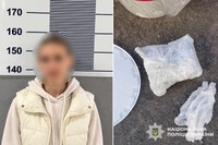 У Нетішині поліцейські затримали жінку з пакунком наркотиків