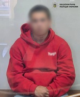 Бив, душив, а потім зґвалтував – у Києві поліцейські затримали зловмисника за підозрою у сексуальному насильстві над 21-річною дівчиною